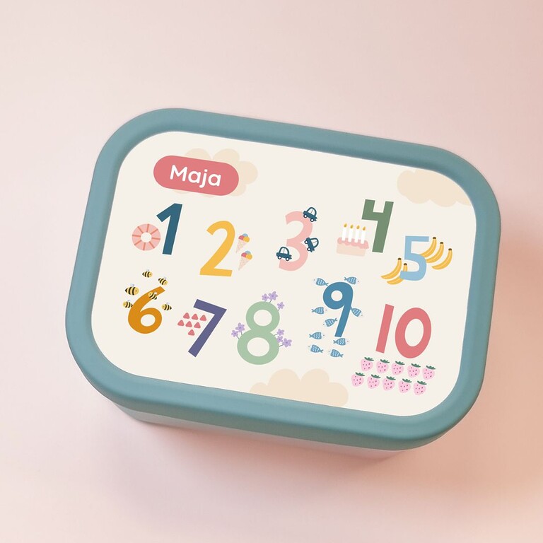 Personalisierte grüne Brotdose mit dem Namen Maja