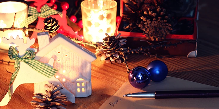 Weihnachtsbasteln mit kindern: einfache dekorationen, die du zu hause machen kannst 5 Upcycling laternen aus gläsern mit transparentpapier