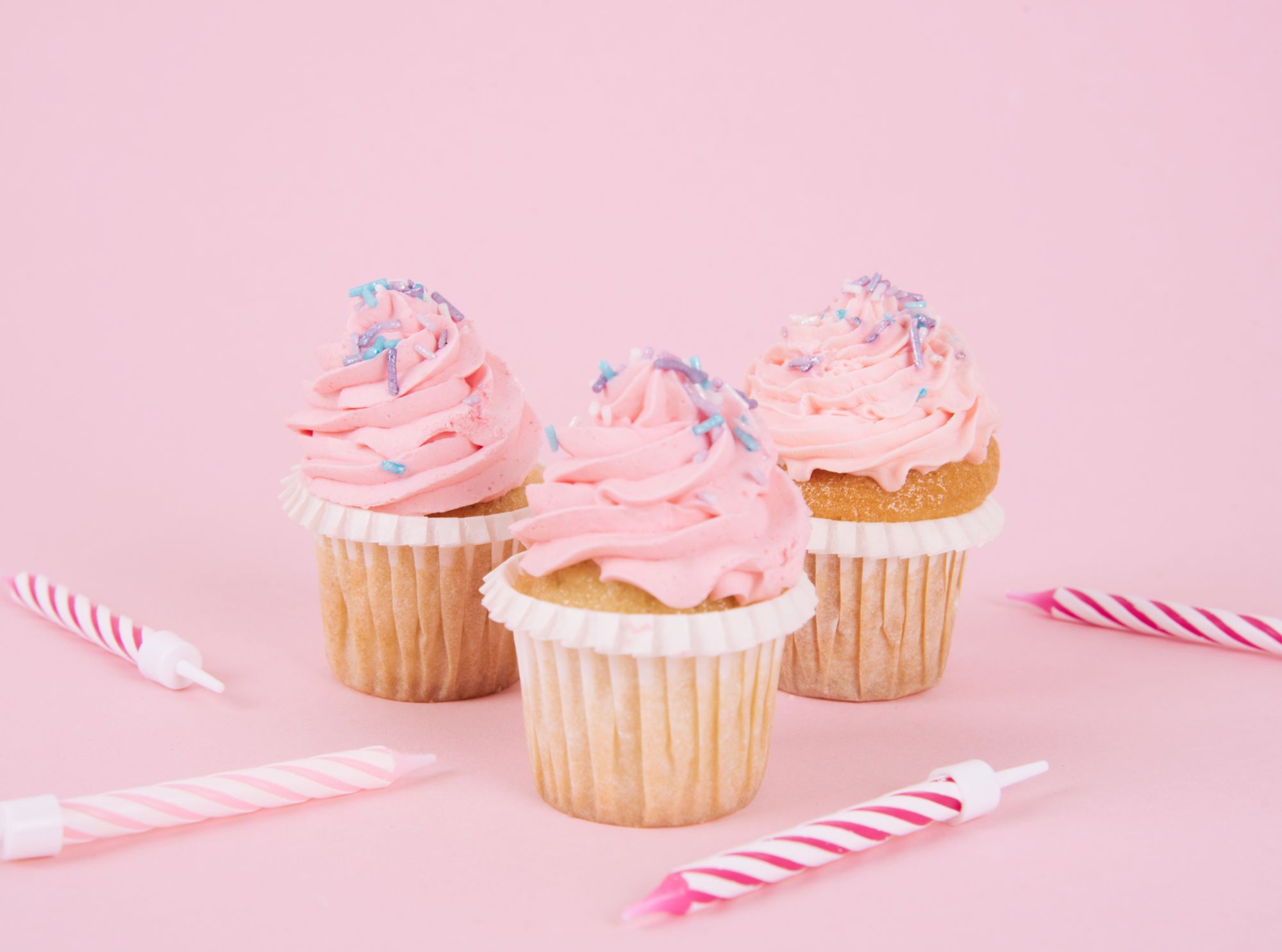 Einfache rezepte für den kindergeburtstag: snacks und kuchen, die alle lieben 3 Cupcakes