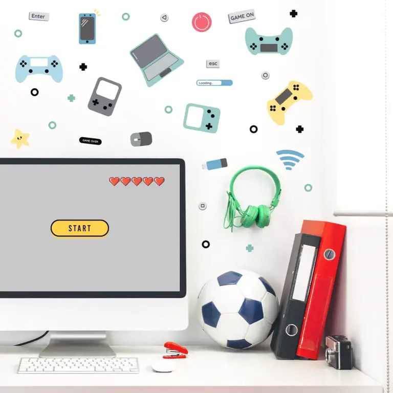 Gaming Wandsticker über Schreibtisch