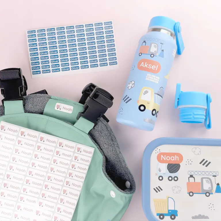 Großes Kindergartenpaket mit Namensstickern, Trinkflasche und Brotdose