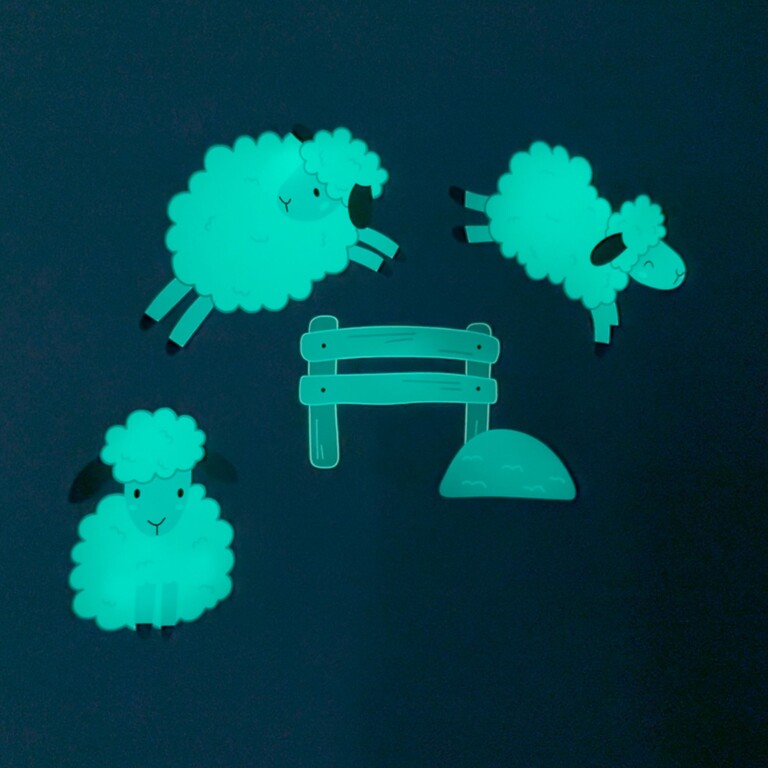 Wandsticker mit Schafen leuchten im Dunkeln