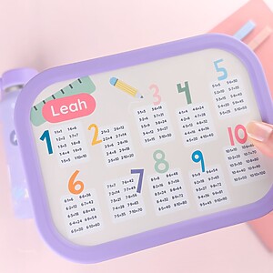 Lila Brotdose mit Einmaleins und Namen