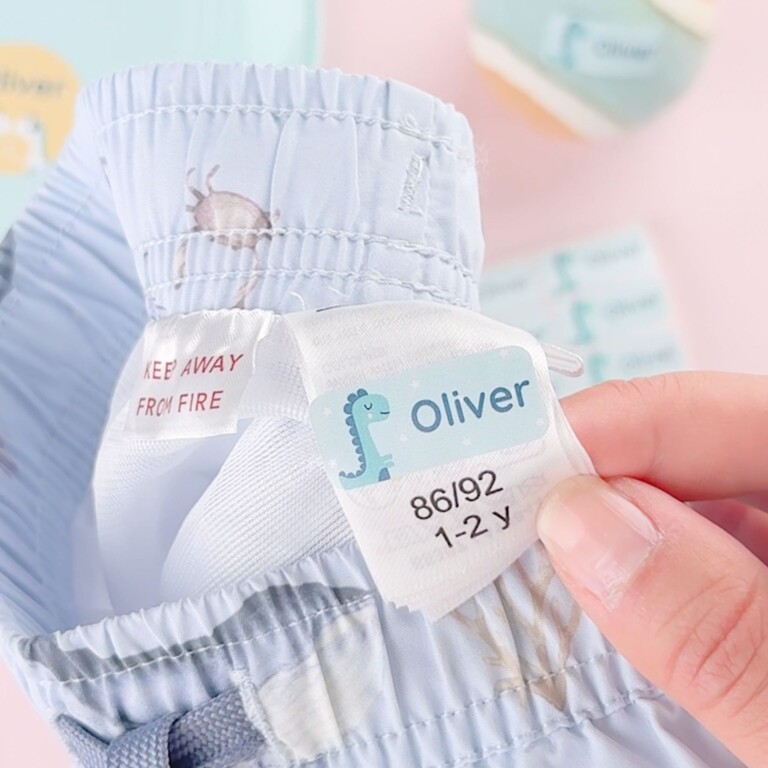 Namensaufkleber auf Badehose